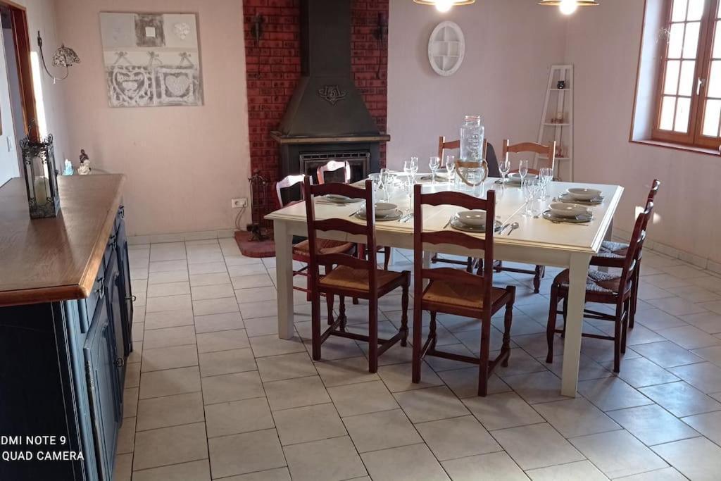 Maison De Ferme Au Calme Jusqu'A 10 Personnes Gannay-sur-Loire Buitenkant foto